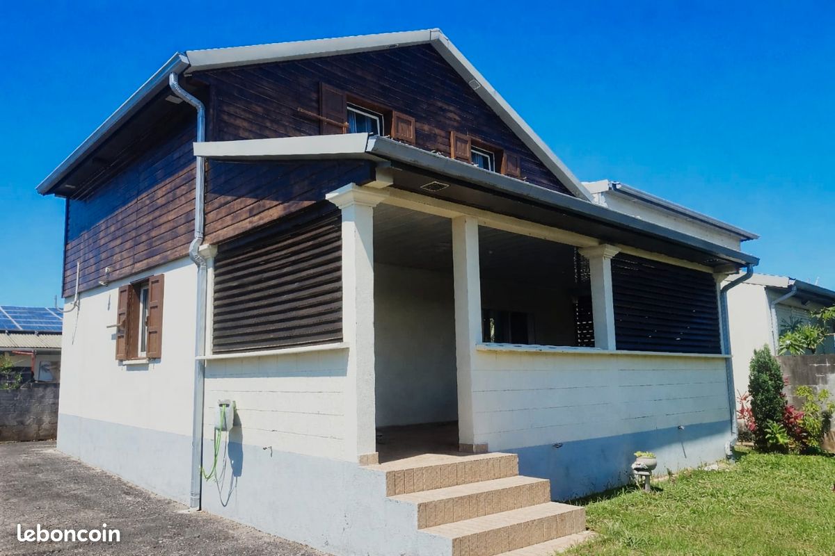 Maison 4 pièces 106 m² · à Sainte-Suzanne · 106 m² · 315 000 €