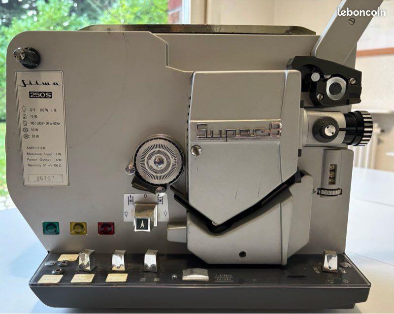 Projecteur De Cinéma Silma Compact 8 Mm - état Fonctionnel, Modèle 1964