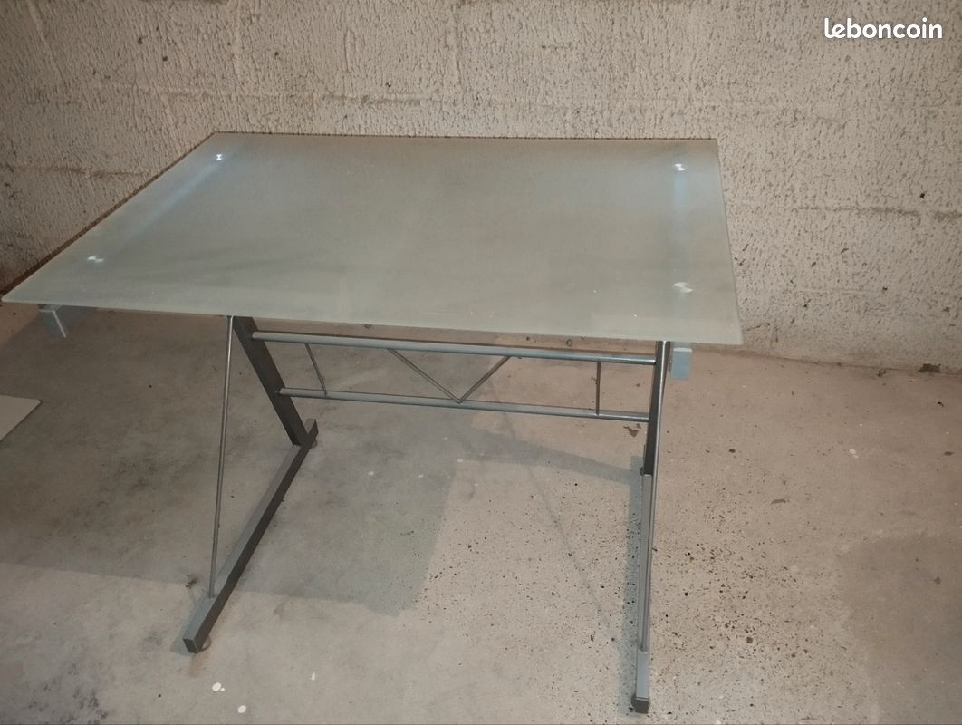 Bureau en verre (image 1)