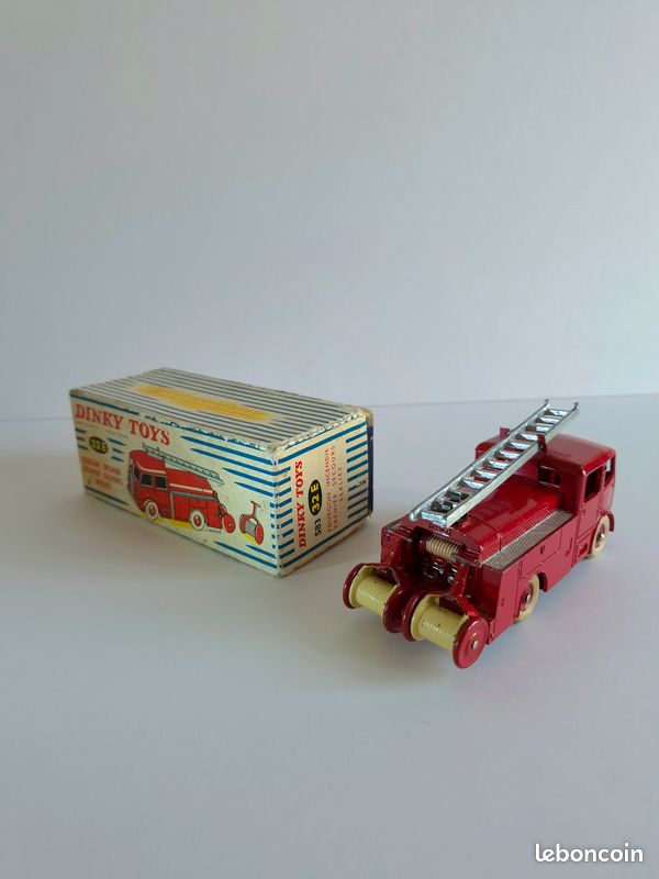 DINKY TOYS F n° 32E BERLIET Premiers secours de pompiers jamais joué en boite EUR 140,00 - FR