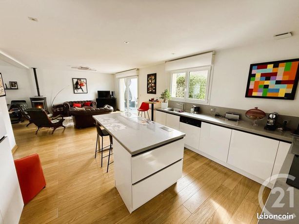 Pavillon 6 pièces 179 m²