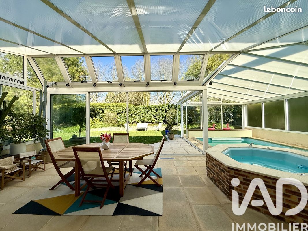 Maison familiale 8 pièces 209 m² (image 1)