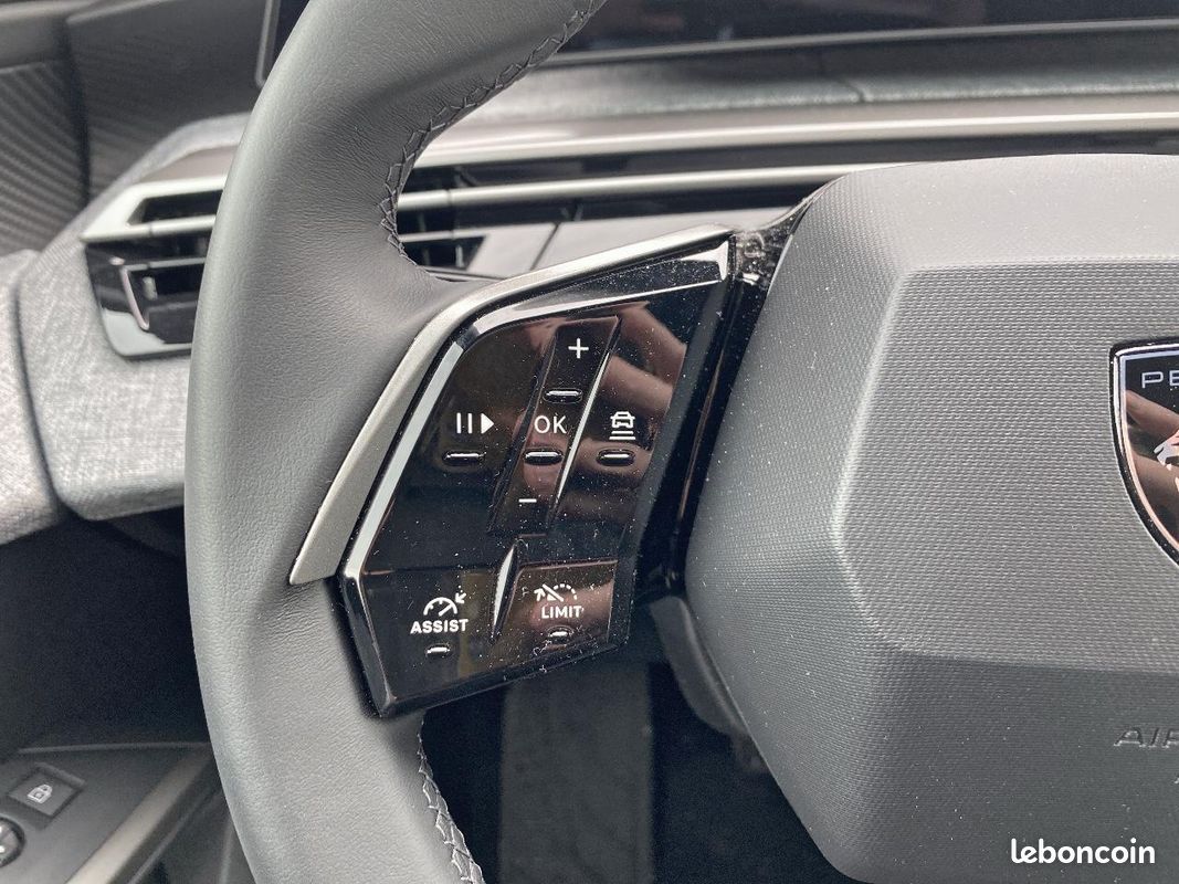 PEUGEOT 3008 1.2 hybrid 145 allure e-dcs6 (image 14)