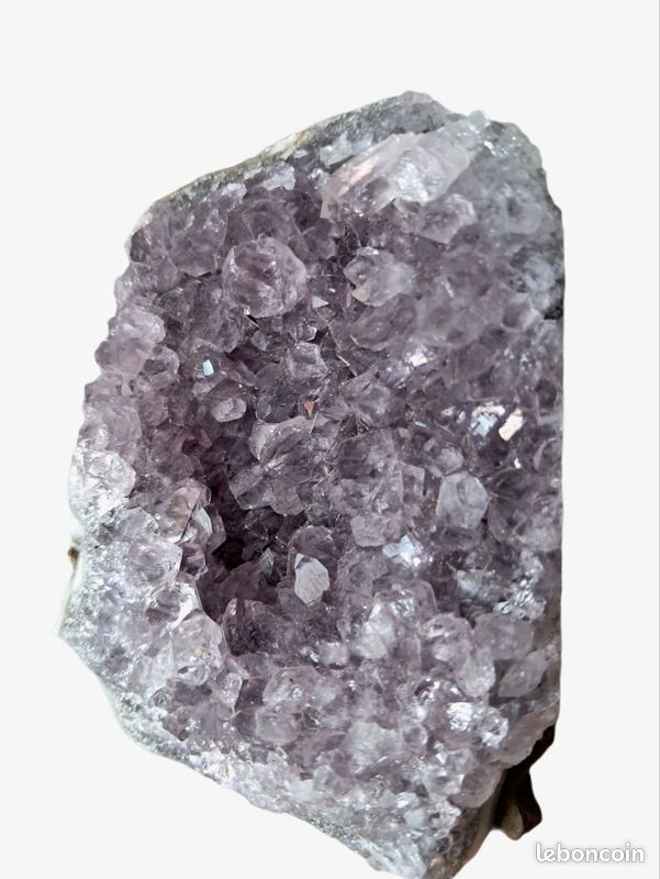 Géode massive Améthyste Uruguay AA violet froid 750 grs (image 7)