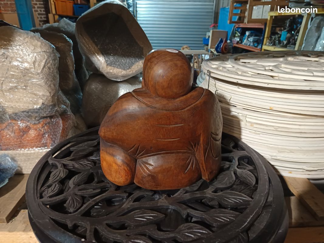 Bouddha rieur en bois de suar 30 cm (image 1)