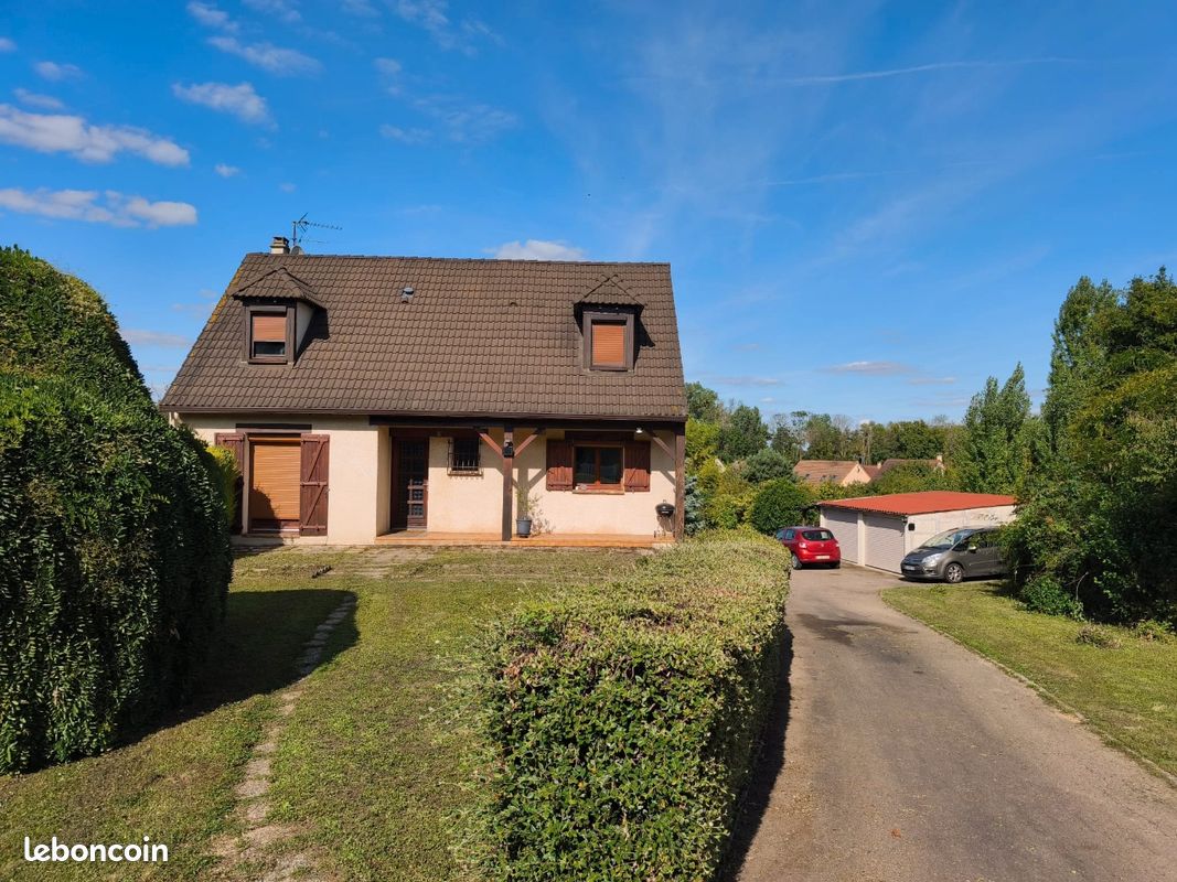 Maison 5 pièces 120 m² · à Villeneuve-la-Guyard · 120 m² · 295 000 €