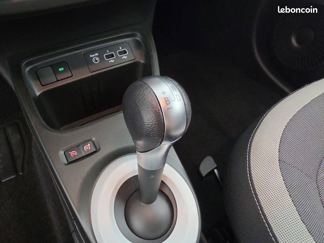 RENAULT Twingo III E-Tech Equilibre (image 13)