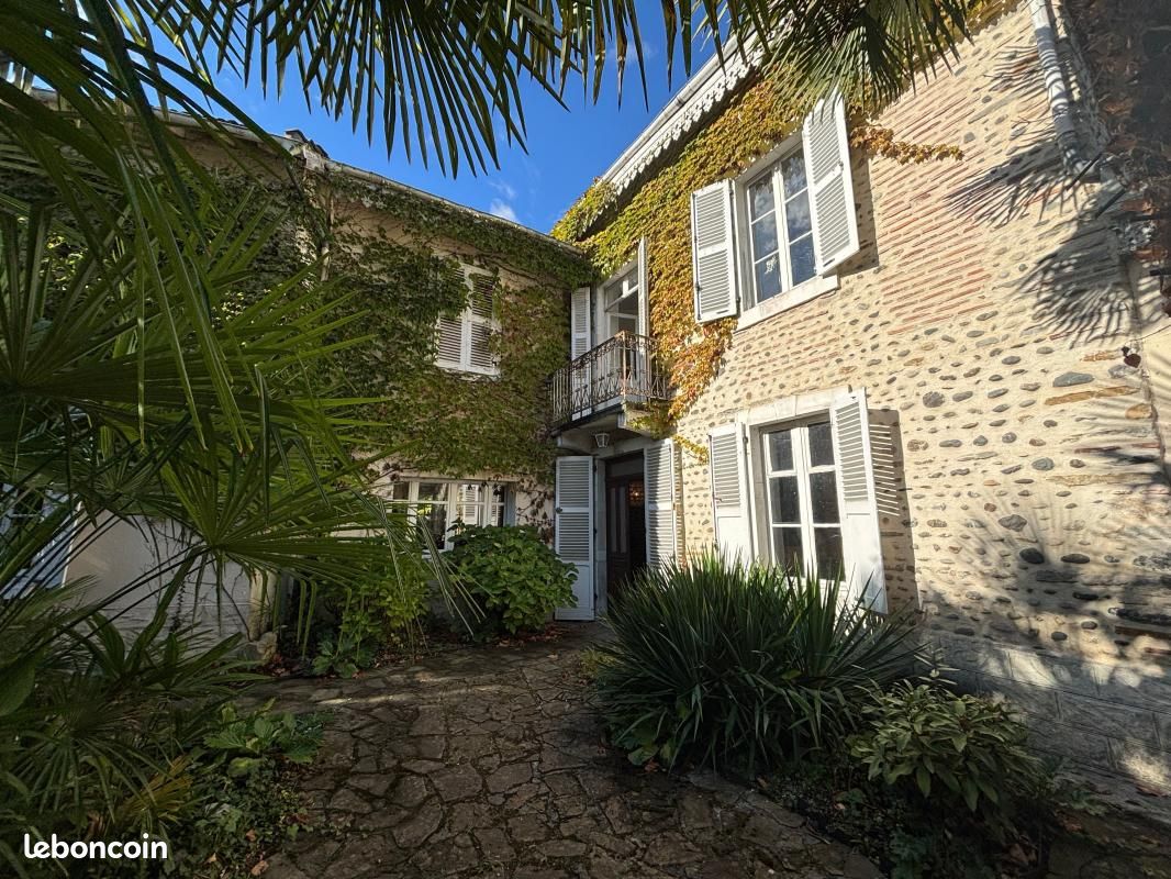 Maison 6 pièces 260 m² · à Jurançon · 260 m² · 473 000 €