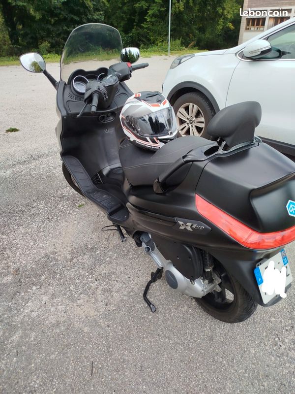 Scooter Piaggio XEVO 125 (image 2)