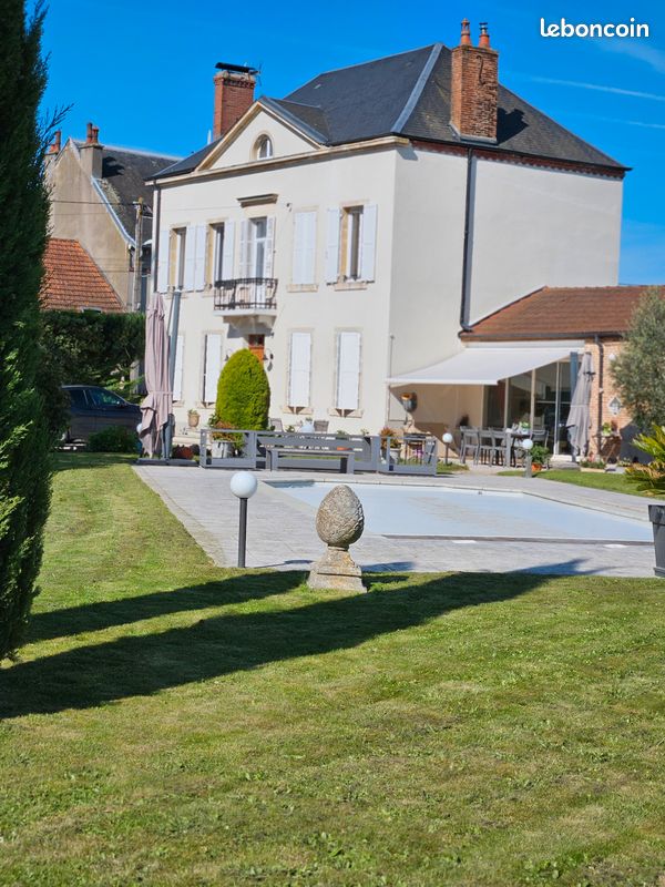 Maison 8 pièces 245 m² · à Pagny-la-Ville · 245 m² · 550 000 €