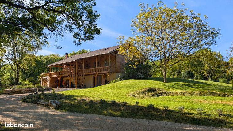 Maison en bois 10 pièces 245 m²