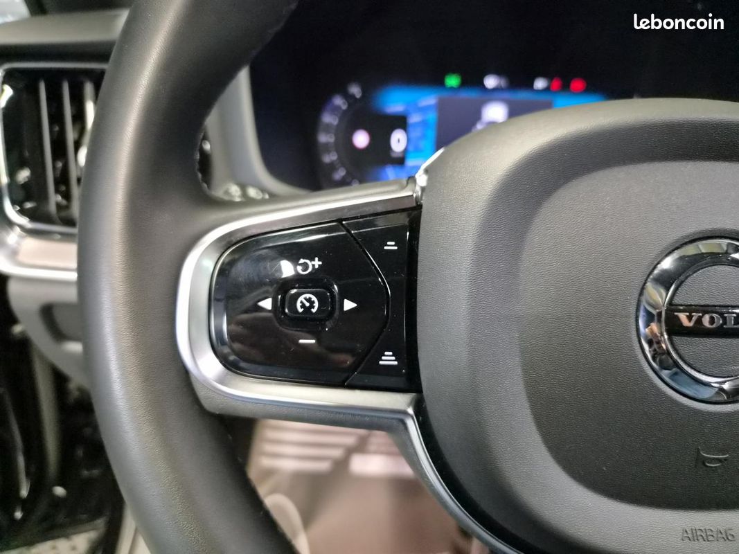 VOLVO V60 2.0 B4 197 Hybrid Style Dark Geartronic BVA (image 19)
