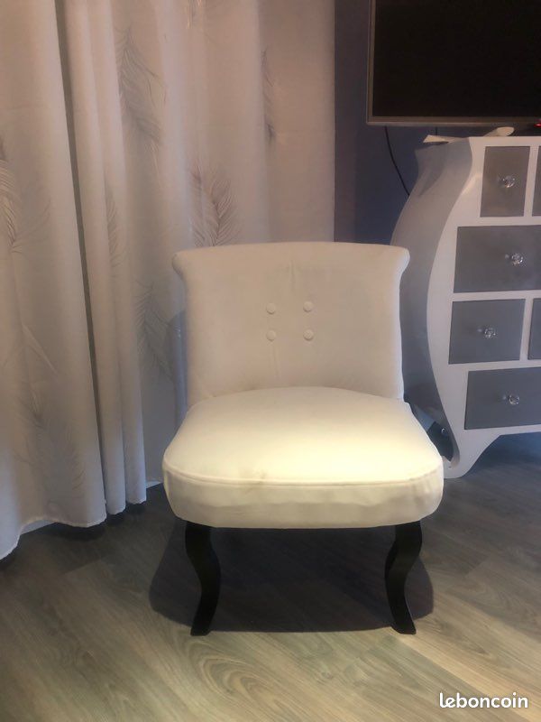 Fauteuil blanc (image 1)