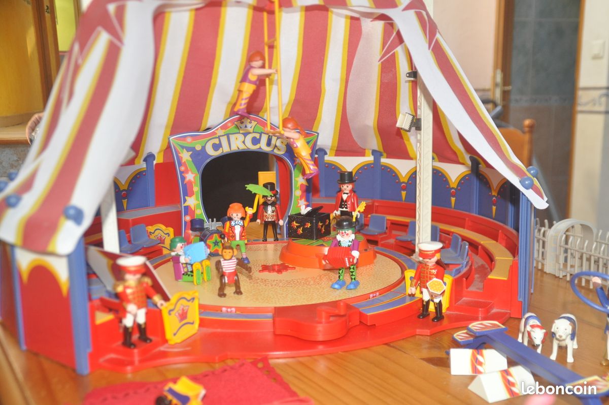 Playmobil le cirque + les fauves + les chevaux + les chiens + les acrobates (image 1)