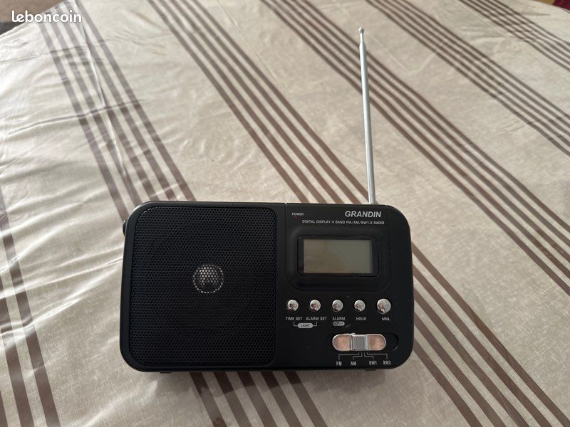 Radio réveil portable (image 1)