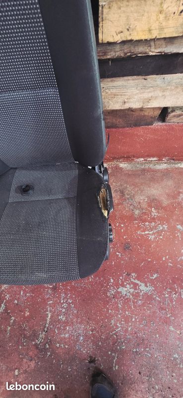 Siège conducteur suspendu mercedes sprinter w906 (image 2)