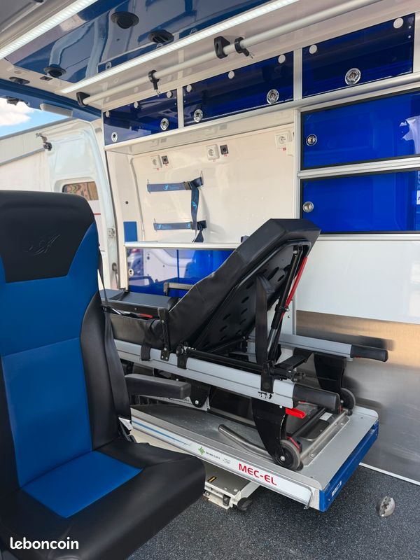 Renault Master L2H2 Ambulance Les Dauphins Type B - EN1789 2.3 Blue Dci 165 cv (image 11)