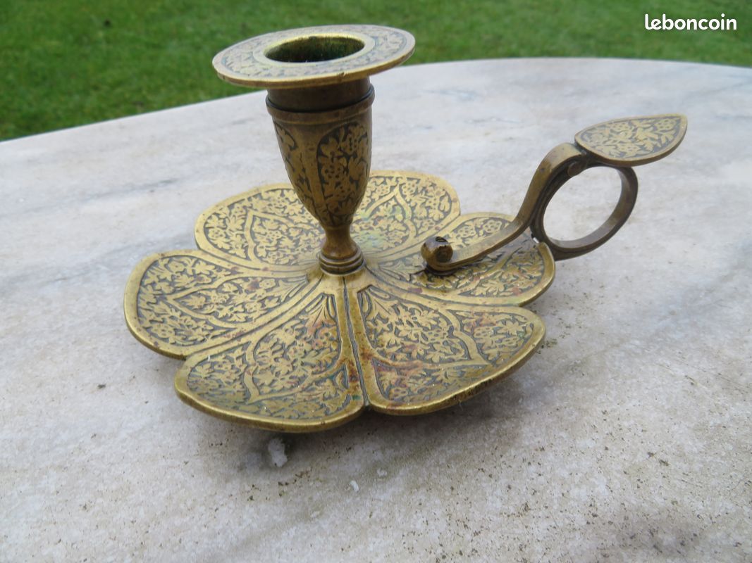 Bougeoir Ancien En Bronze – Patine Jaune, Style Vintage, Objet Déco