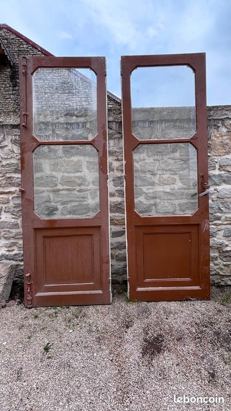 Anciennes portes d entrée d'auberge (image 2)