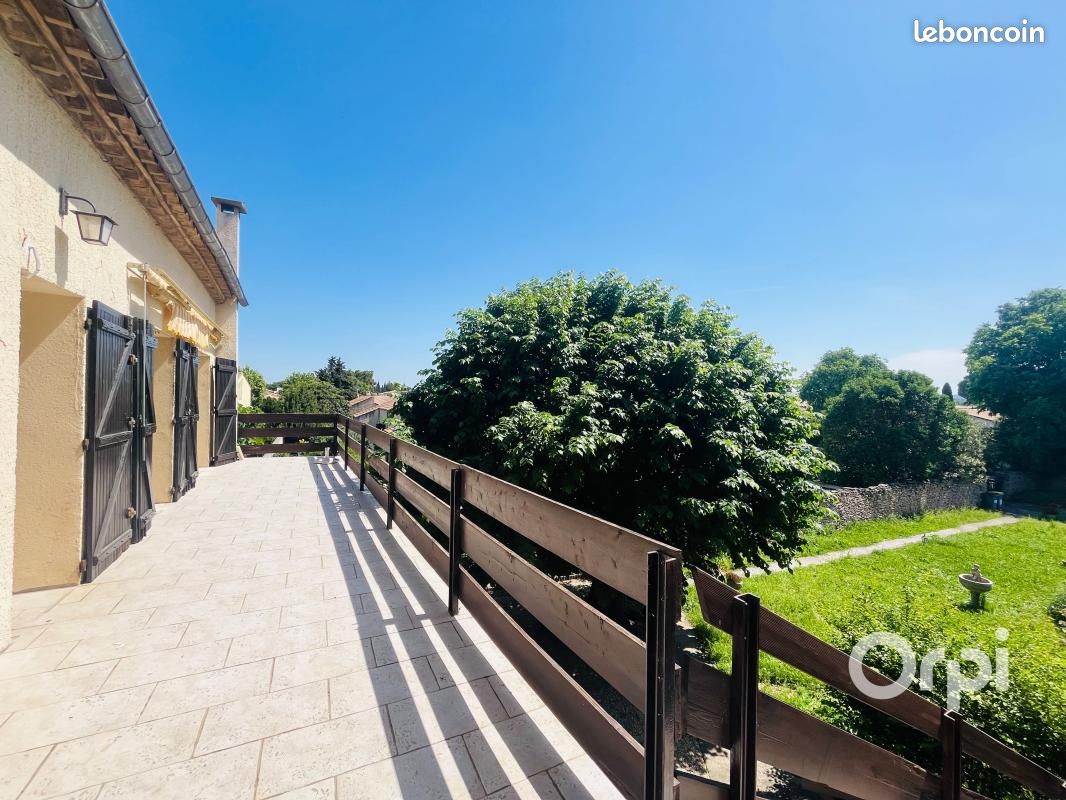 Maison 14 pièces 410 m² · à Uchaud · 410 m² · 685 000 €