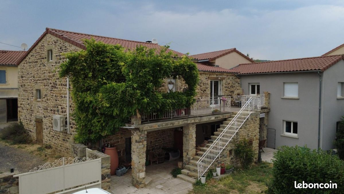 Maison 8 pièces 252 m² · à Saint-Babel · 252 m² · 419 000 €