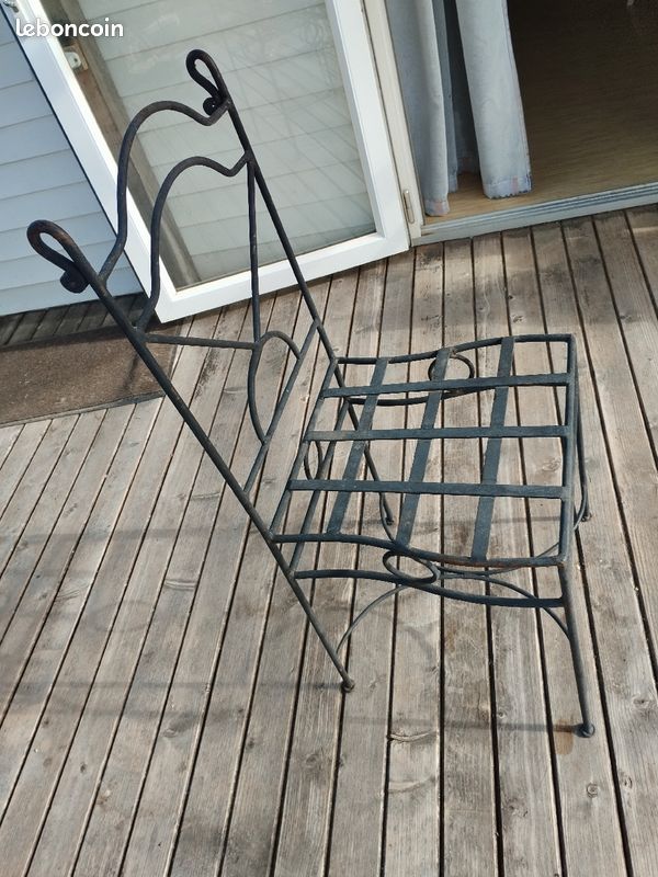 Table et chaises en fer forgé (image 5)