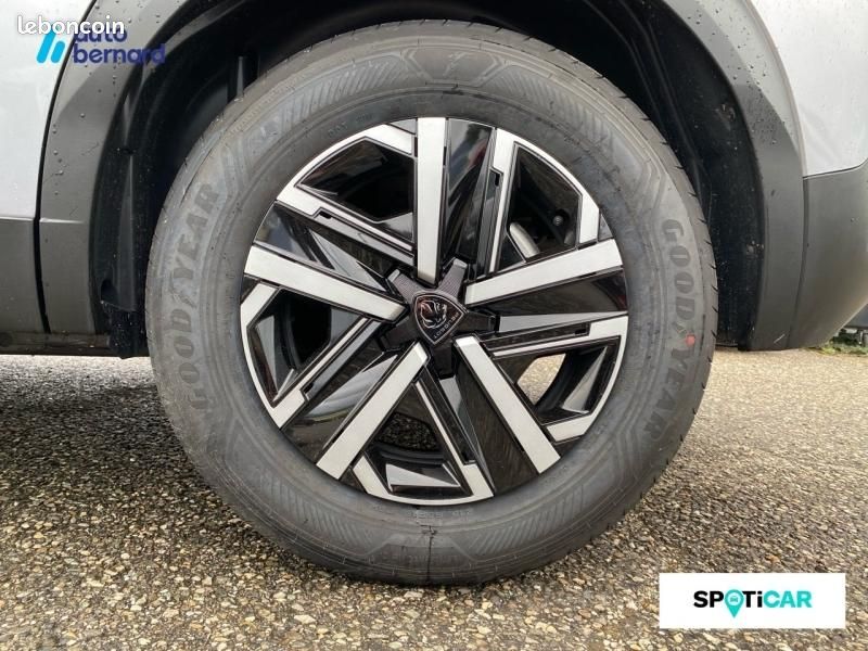 Peugeot 2008 1.2 Hybrid 145ch Style e-DCS6 (image 11)