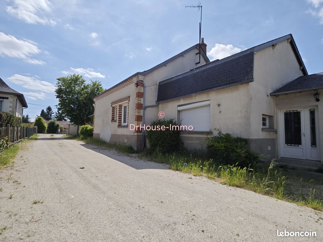 Maison 11 pièces 390 m² · à Neuville-aux-Bois · 390 m² · 235 000 €
