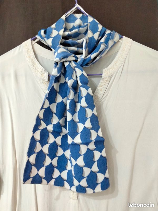 Foulard 93x19 cms (image 2)