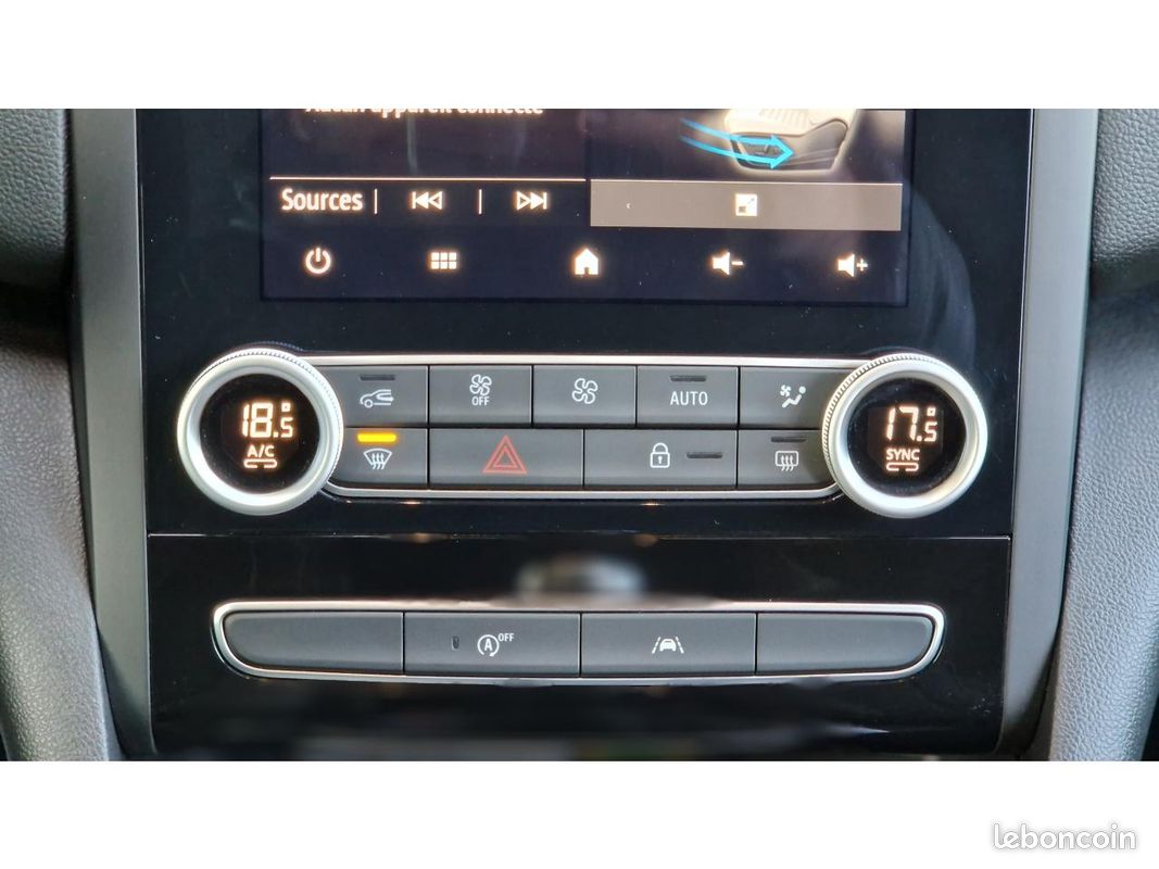 RENAULT MEGANE Mégane 1.5 Blue dCi - 115 2023 IV BERLINE Evolution PHASE 2 (image 36)