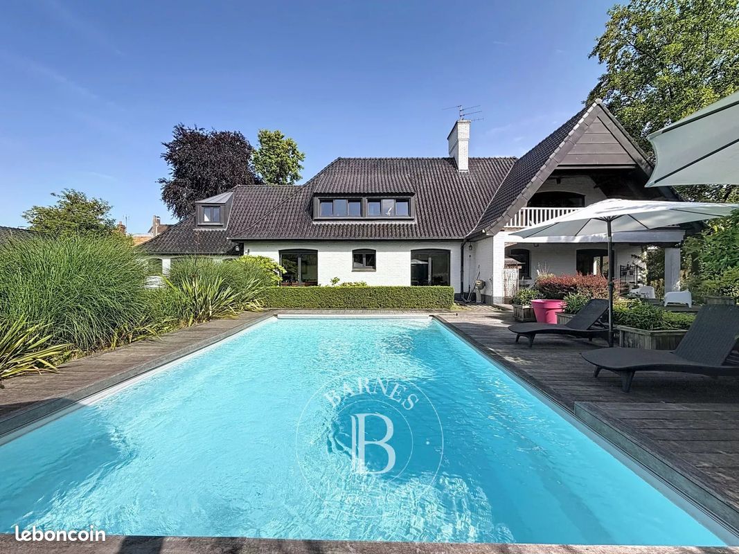 Maison 9 pièces 300 m² · à Louvil · 300 m² · 990 000 €