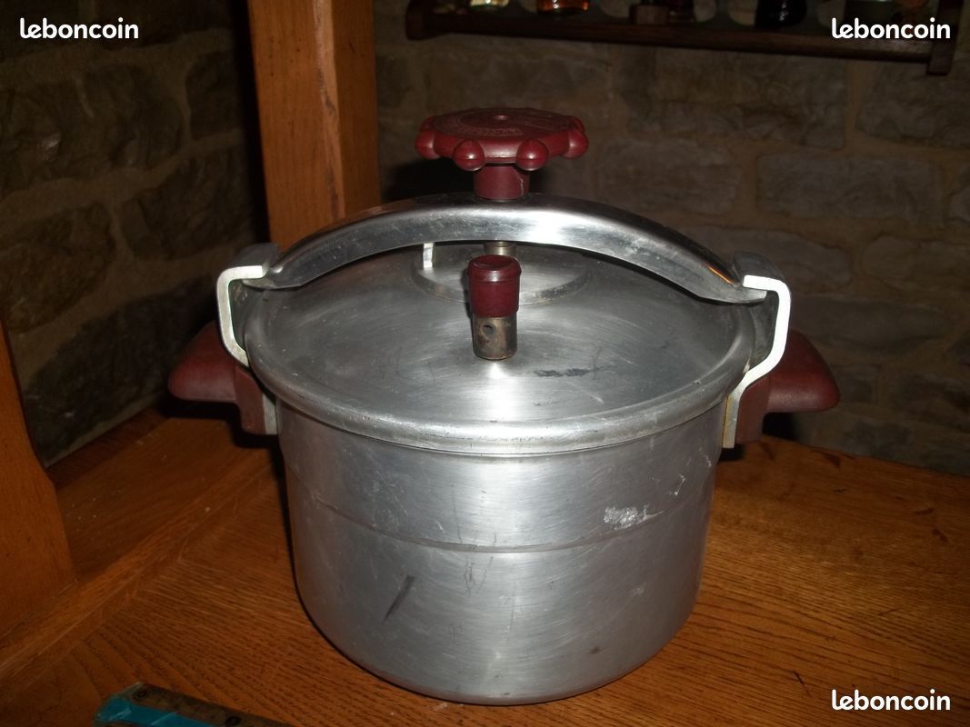 Ancienne Cocotte Minute À VENDRE! - FR