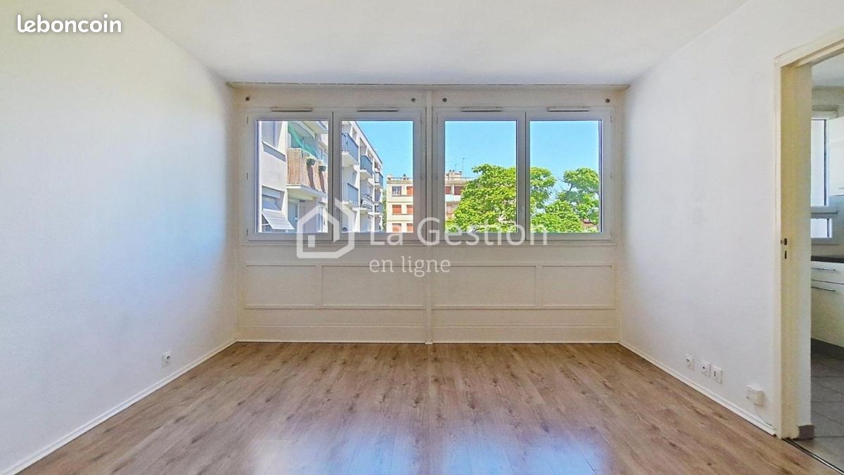 Appartement 2 pièces 45 m² · à Bron · 45 m² · 718 €