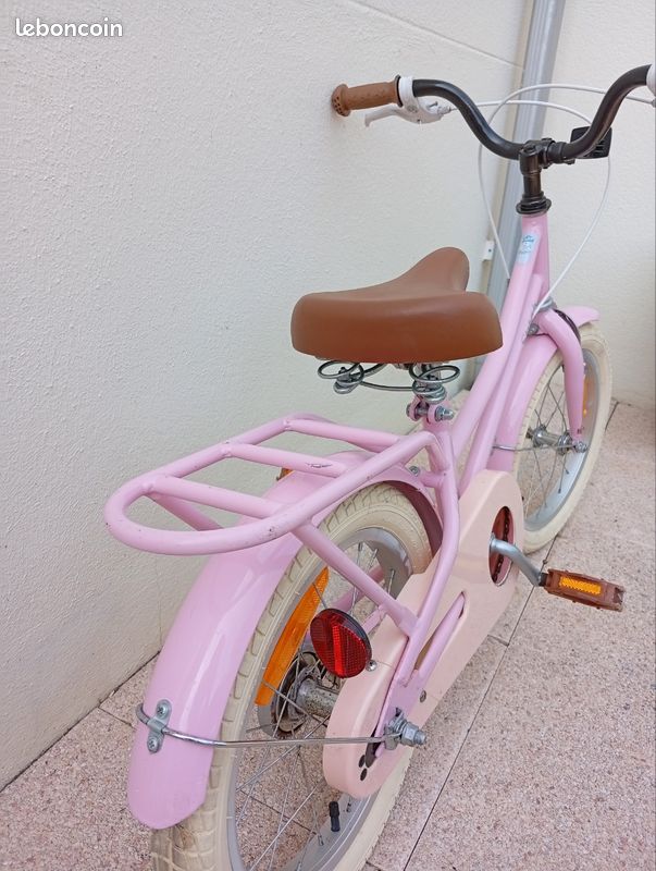 Vélo enfant 4 à 7ans Stitch Vintage Beach 16 pouces – Style rétro – Bel état
Description : (image 5)