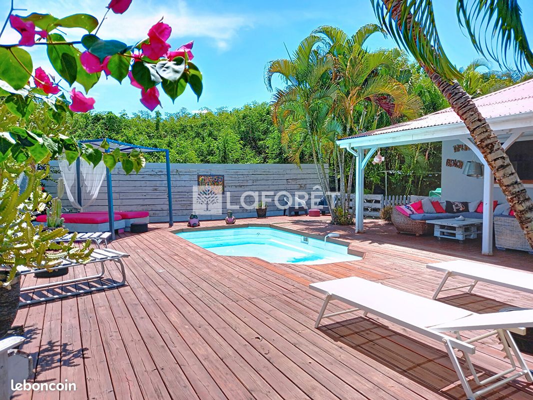 Maison 4 pièces 97 m² · à Saint-François · 97 m² · 1 750 €