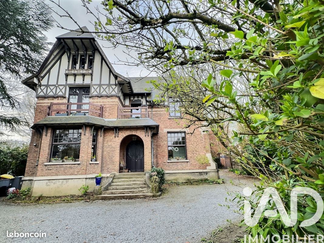 Maison 9 pièces 232 m² · à Roncq · 232 m² · 725 000 €