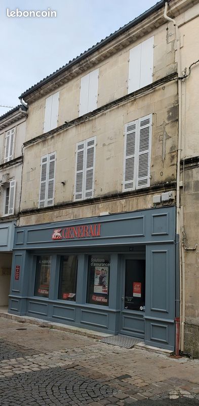 Immeuble 6 pièces 205 m² · à Saint-Jean-d'Angély · 205 m² · 245 000 €