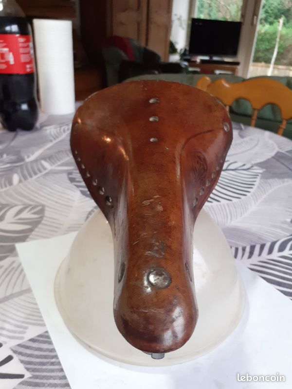 Selle cuir vélo ancien idéale 4 neuve - Équipements vélos