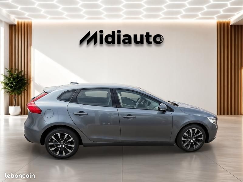 Volvo V40 T2 122ch Signature Edition (image 7)