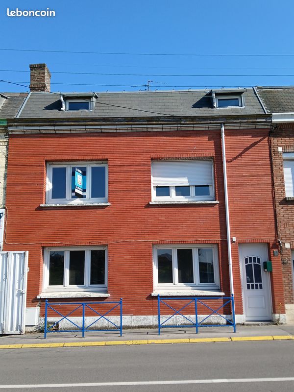 Maison 7 pièces 160 m² · à Pont-à-Vendin · 160 m² · 122 000 €