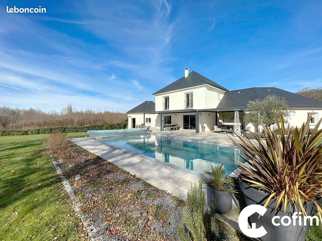 Maison 8 pièces 190 m² · à Soumoulou · 190 m² · 457 500 €