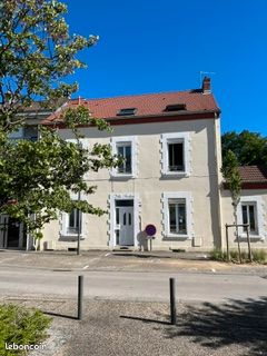 Maison 11 pièces 229 m² · à Saint-Yorre · 229 m² · 259 000 €