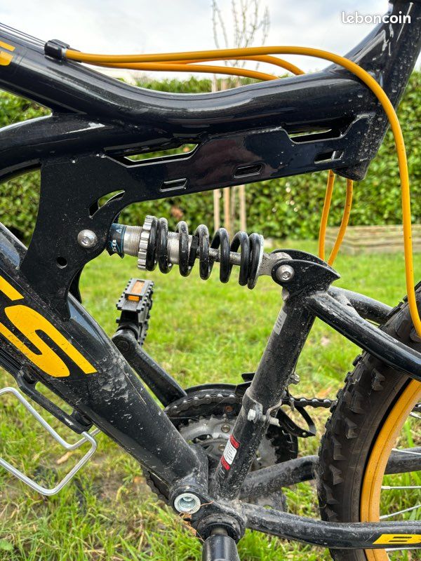 Vélo adulte tout suspendu (image 9)