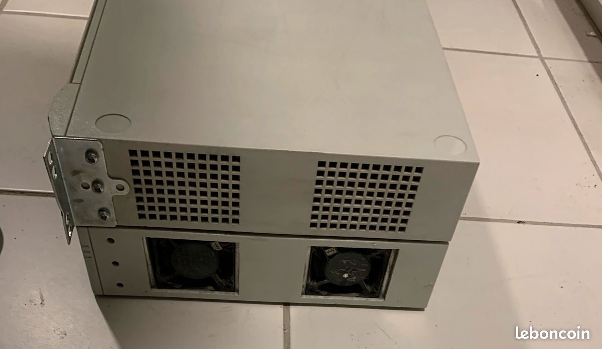 Lot switch 3COM Superstack II (image 2)