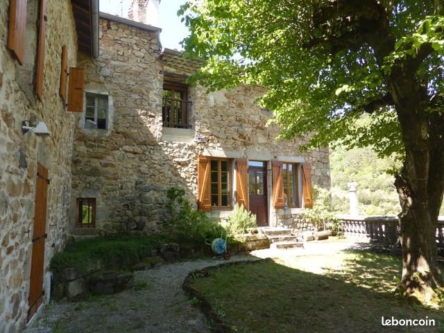 Maison 7 pièces 167 m² · à Saint-Sauveur-de-Montagut · 167 m² · 299 000 €
