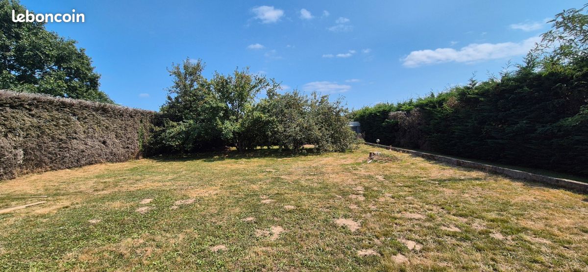Terrain 700 m² · au Temple-de-Bretagne · 109 000 €