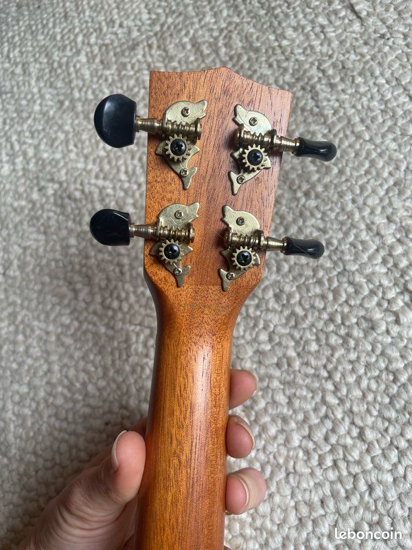 Ukulele + accessoires (image 6)