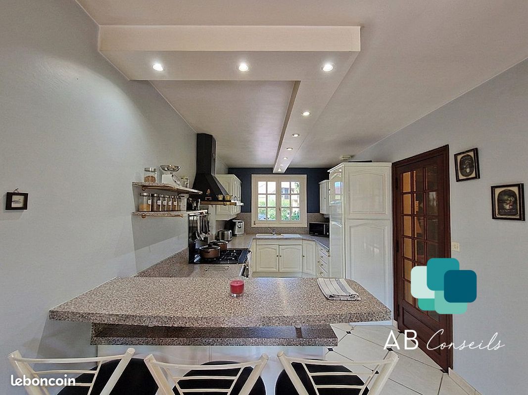 Propriété 6 pièces 208 m² (image 14)