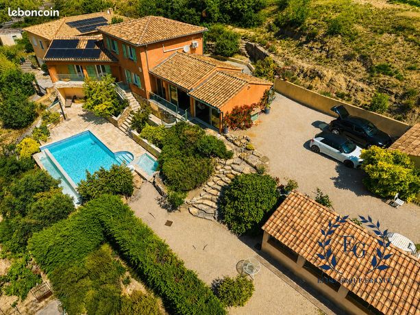 Maison 6 pièces 198 m²