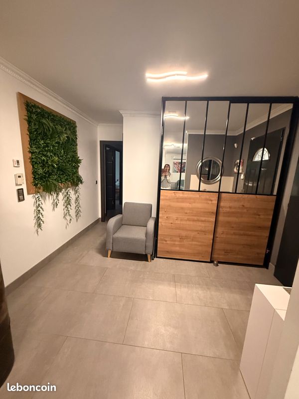 Maison 8 pièces 225 m² · à Perrex · 225 m² · 595 000 €